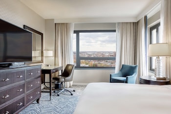 Room, 1 King Bed, Corner
