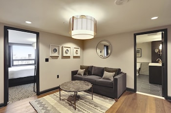Junior Suite, 1 King Bed