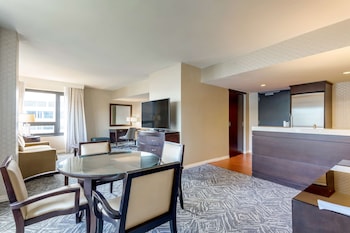 Suite, 1 King Bed