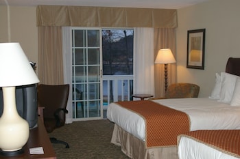 Deluxe Single Room, 2 Double Beds
