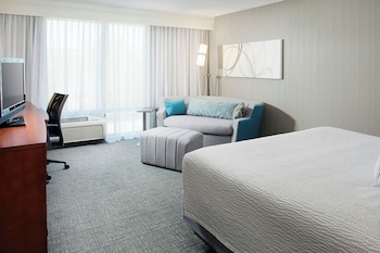 1 King Bed, Mobility Accessible with Roll-In Shower, Hearing Accessible