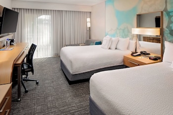 2 Double Beds