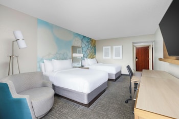 2 Double Beds