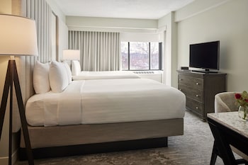 Superior 2 bed Suite with Full Kitchen