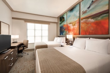Suite, Multiple Beds (Queen Suite)