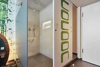 Double Room (street side)