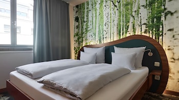 Double Room (street side)