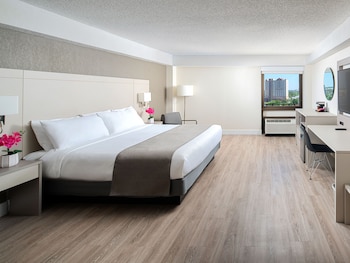 Superior Room, 1 King Bed, Non Smoking, Tower