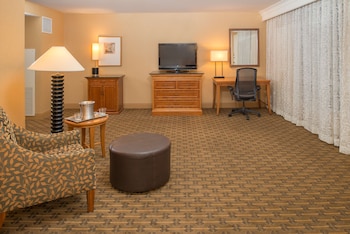 Standard Room, 2 Double Beds, Garden View (with RI SHWR)
