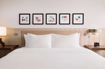 Room, 1 King Bed (Roll-In Shower)