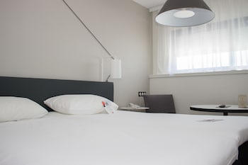 Standard Room, 2 Twin Beds