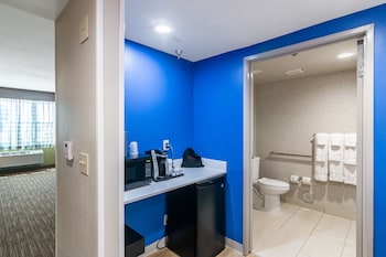 Standard Room, 2 Queen Beds, Accessible (Communications, Mobility, Access Tub)
