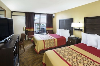 Standard Room, 2 Queen Beds, Non Smoking