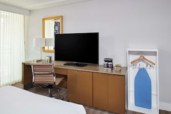 Room, 1 Double Bed, Accessible, Non Smoking (Roll-in Shower)