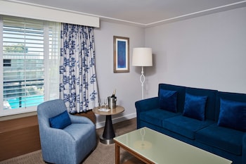 Suite, 1 King Bed, Non Smoking