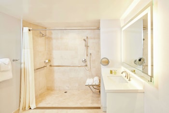 Room, 1 Double Bed, Accessible, Non Smoking (Roll-in Shower)