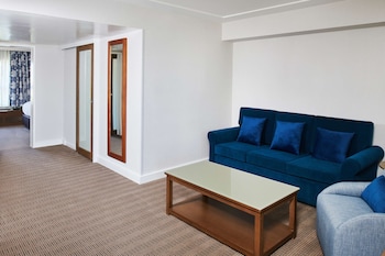 Suite, 1 King Bed, Non Smoking