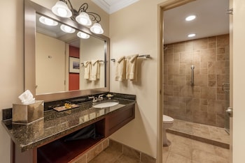 Standard Room, 1 King Bed, Non Smoking, Refrigerator & Microwave