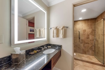 Suite, 1 King Bed, Non Smoking, Refrigerator & Microwave