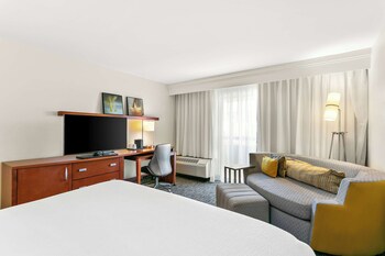 Deluxe Room, 1 King Bed with Sofa bed (Deluxe - King)