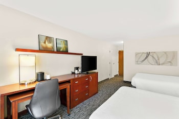 Room, 2 Double Beds, Accessible (Mobility/Hearing Tub)