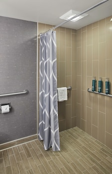 Room, 2 Double Beds, Accessible (Mobility & Hearing, Roll-In Shower)