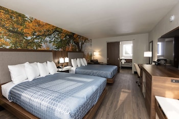 Suite, 2 Queen Beds, Non Smoking (Larger Room)