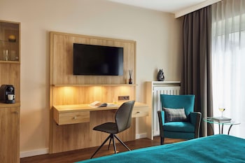 Premium Room, 1 Double Bed, Garden View (Quiet Location)
