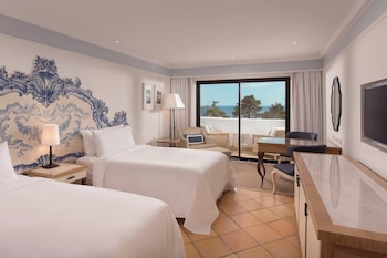 Deluxe Room, 2 Twin Beds, Ocean View (Balcony)