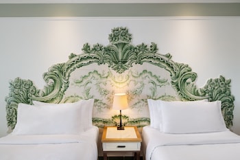 Deluxe Room, 2 Twin Beds, Resort View (Balcony)