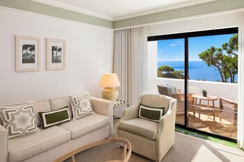Grand Room, 2 Twin Beds, Ocean View (Balcony)