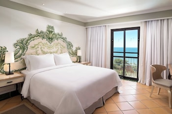Suite, 1 Queen Bed, Ocean View (Balcony)