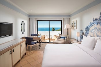 Deluxe Room, 1 Queen Bed, Ocean View (Balcony)