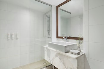 Suite, 1 King Bed, City View (One Bedroom King Suite)