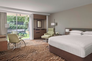 Premier Room, 1 Queen Bed, Courtyard View