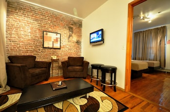Shared Bathroom Economy Suite