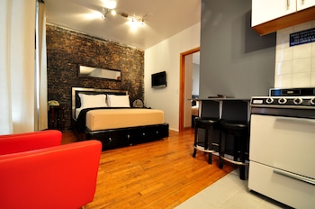 Shared Bathroom Economy Suite