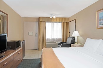 Standard Room, 1 King Bed
