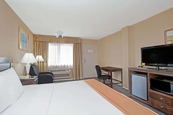 Standard Room, 1 King Bed