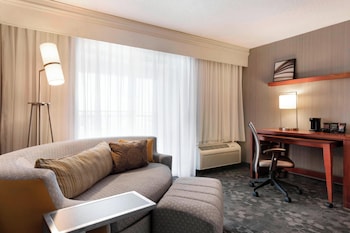 Room, 1 King Bed, Hearing Accessible (Accessible Bathtub)