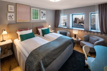 Room, 1 King Bed (Top Floor)