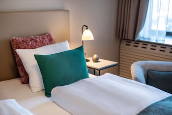 Room, 1 King Bed (Top Floor)