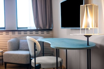 Room, 1 King Bed (Top Floor)