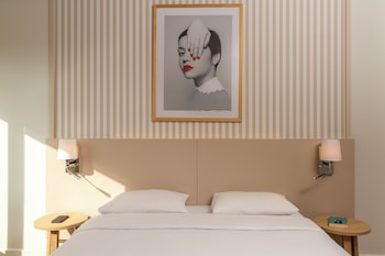 Studio, 1 Double or 2 Twin Beds, Tower (Eiffel Tower View)