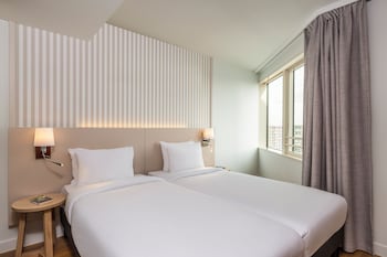Studio, 1 Double or 2 Twin Beds