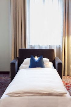 Classic Double or Twin Room (with extra bed)