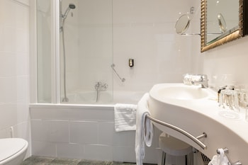 Classic Double or Twin Room (with extra bed)
