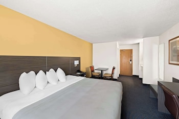 Standard Room, 1 King Bed, Non Smoking