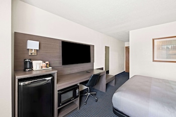 Standard Room, 1 Queen Bed, Non Smoking