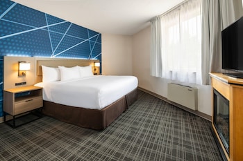 Suite, 1 King Bed with Sofa bed, Non Smoking